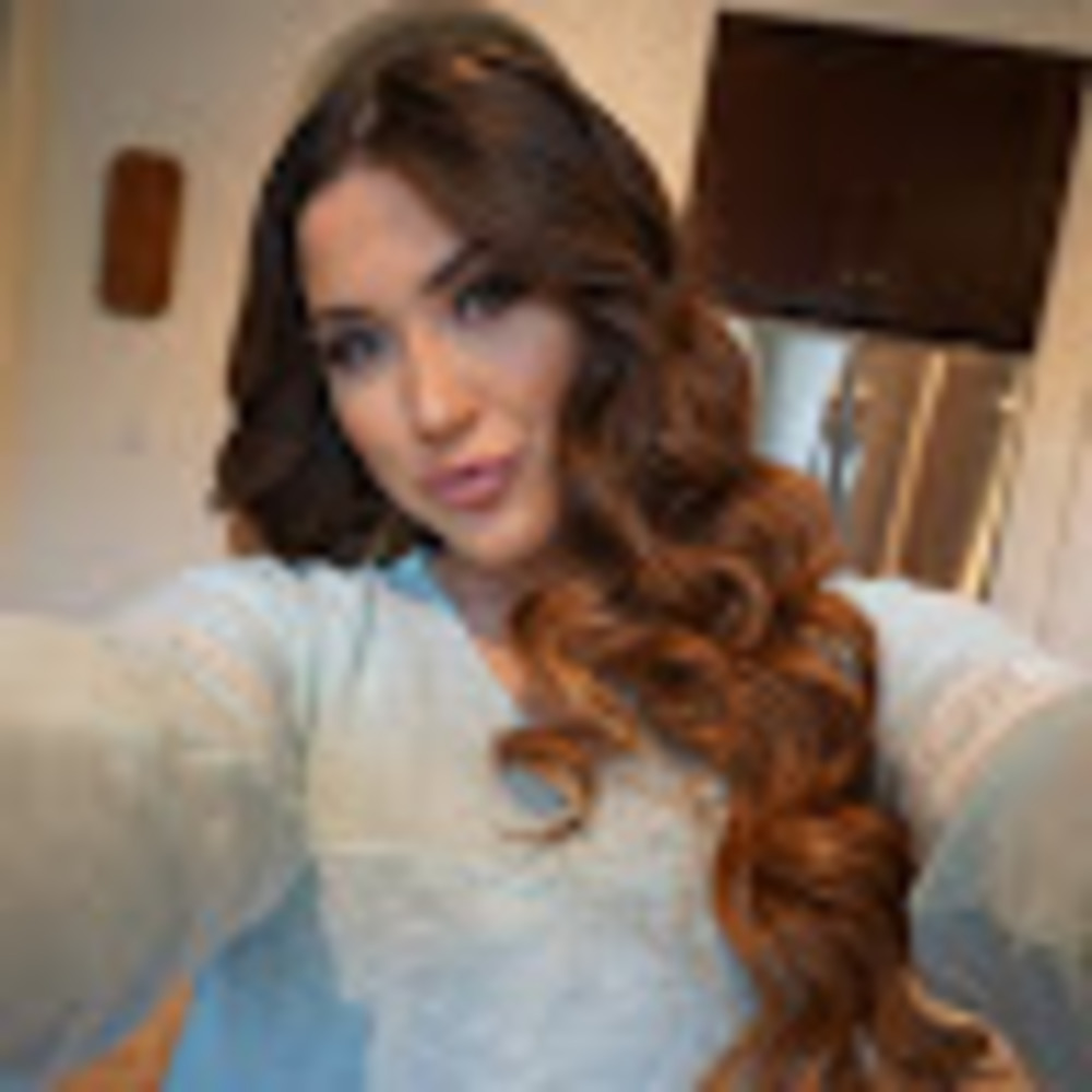 Meet your Posher, Carolina